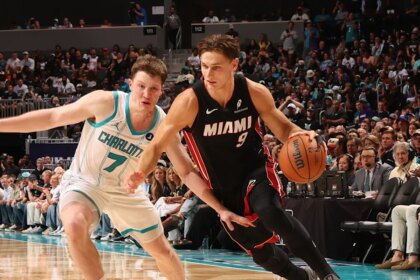 Former Arizona guard Pelle Larsson signs extension with Miami Heat
