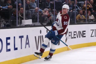 Former Avalanche forward rejoins Vegas, says he's happy to be back