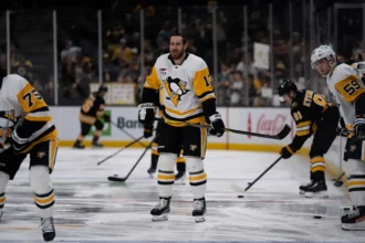 Former Penguins forward, beloved in locker room, announces retirement