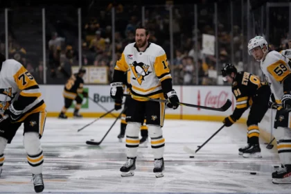 Former Penguins forward, beloved in locker room, announces retirement