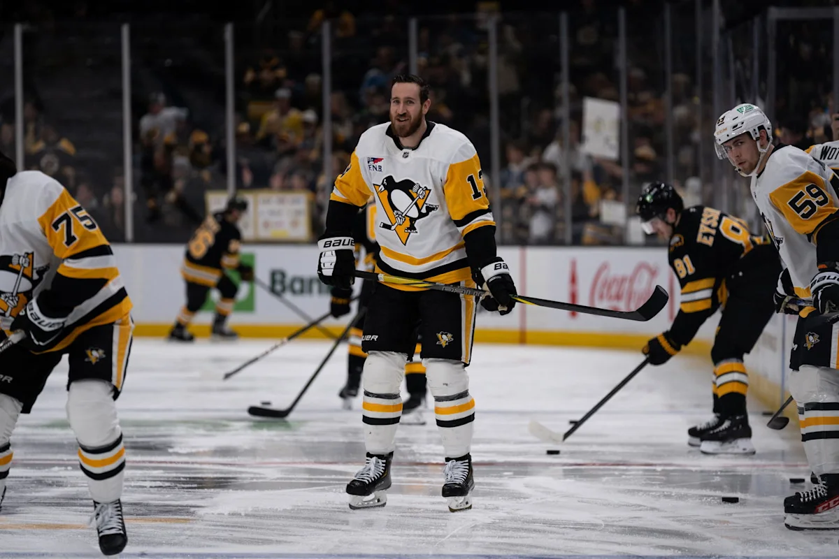 Former Penguins forward, beloved in locker room, announces retirement