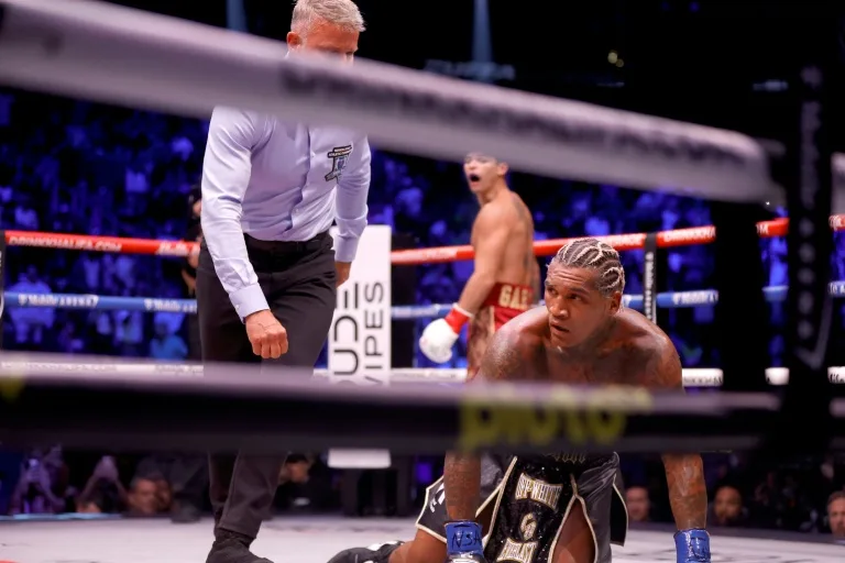 Garcia stops Benn to retain WBC welterweight title