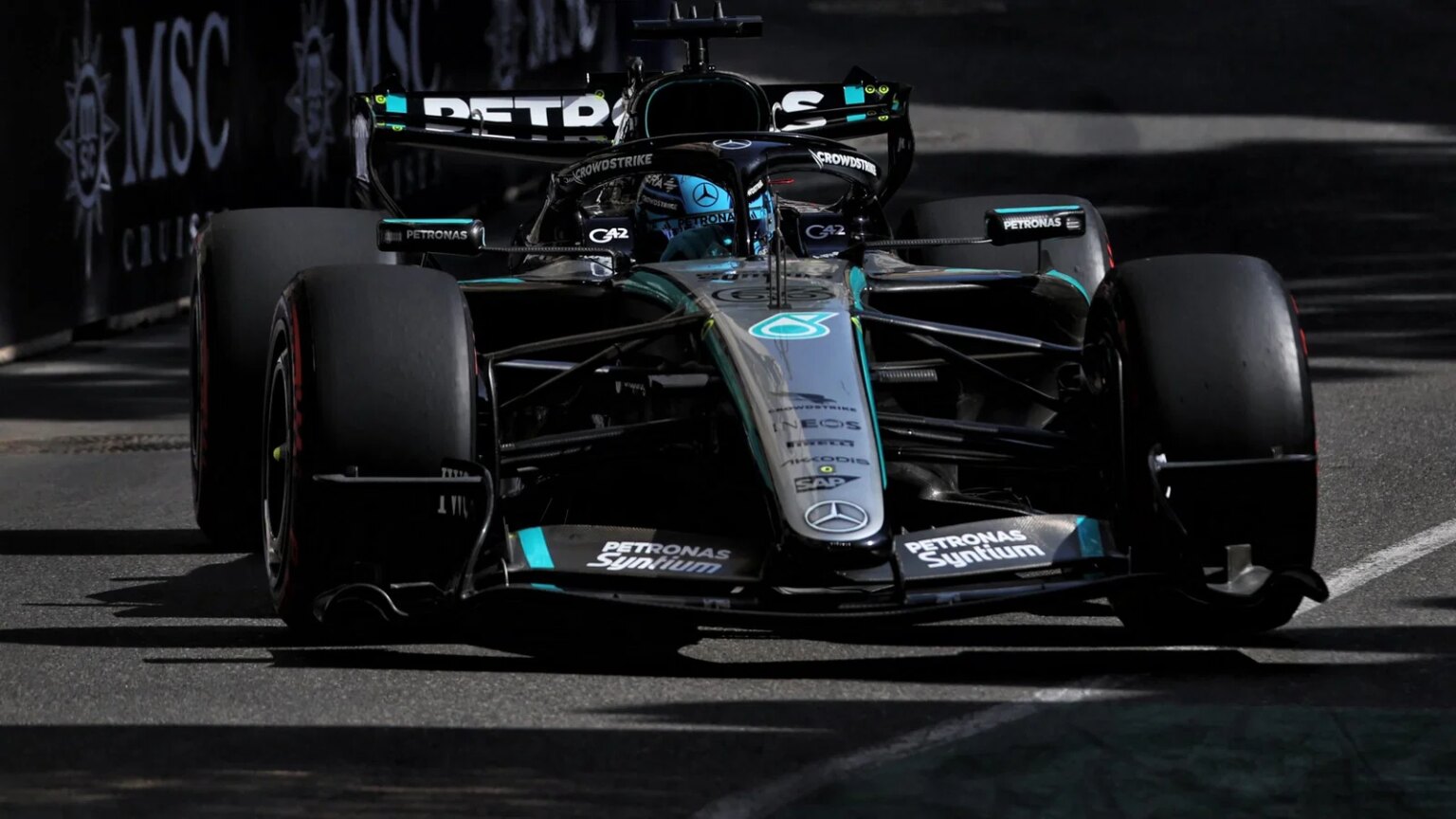 George Russell takes Azerbaijan GP pole after Kimi Antonelli crash