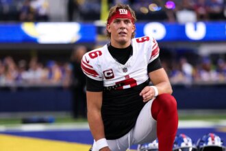 Giants QB Jaxson Dart injures knee on opening drive against Rams