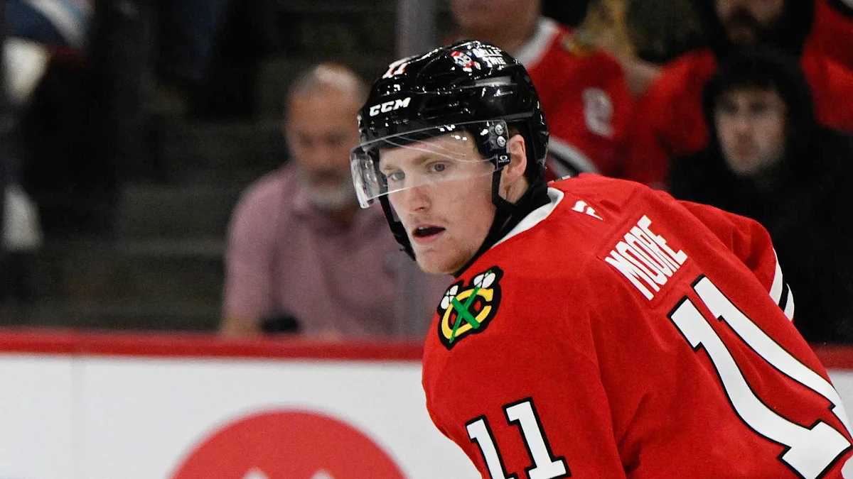 Kantserov scores winning backhand in Blackhawks' 3-2 victory over Blues