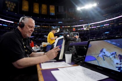 Lakers Public Address Announcer Lawrence Tanter Dies at 76