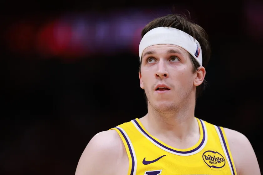 Lakers' early defensive prowess impresses Austin Reaves and JJ Redick