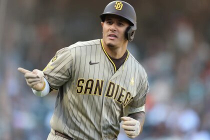 Machado homers as Padres defeat Giants 6-4 for seventh consecutive win