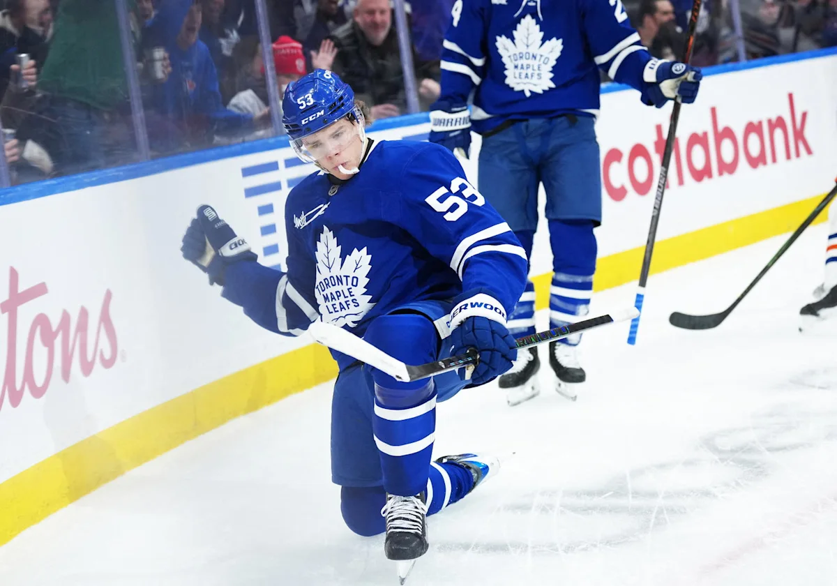 Maple Leafs' Jim Hiller praises Easton Cowan and standout players on first day of camp