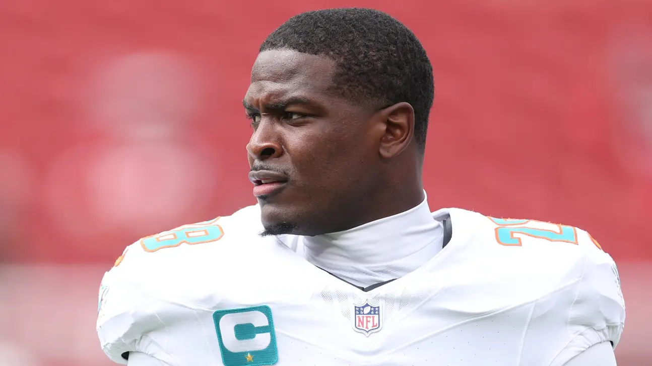 Miami Dolphins RB De'Von Achane reportedly tore his ACL
