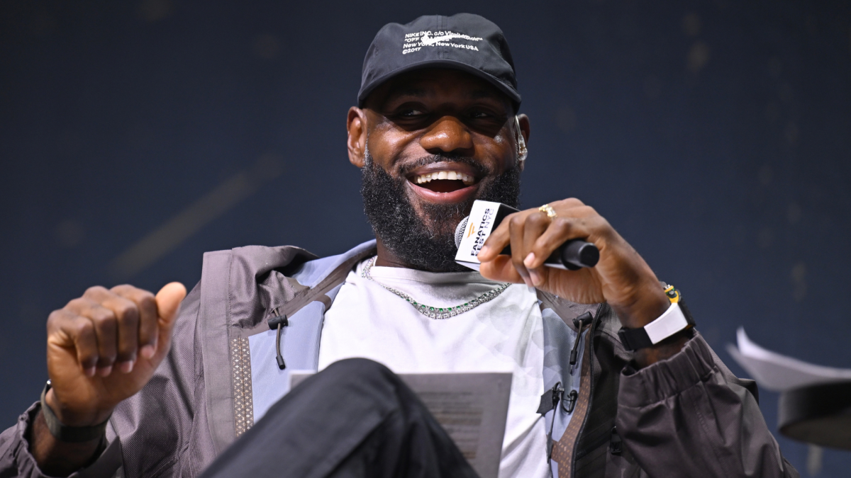NBA training camp questions focus on Jalen Duren standoff and Kawhi Leonard in Toronto