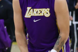 NBA’s 8 Locks on Over/Under Win Totals Include Lakers, Warriors, Bulls and More