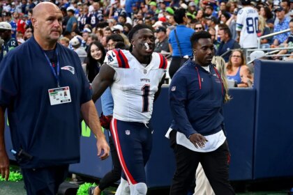 Patriots WR A.J. Brown Reportedly Set to Miss at Least 4 Weeks Due to Ankle Injury