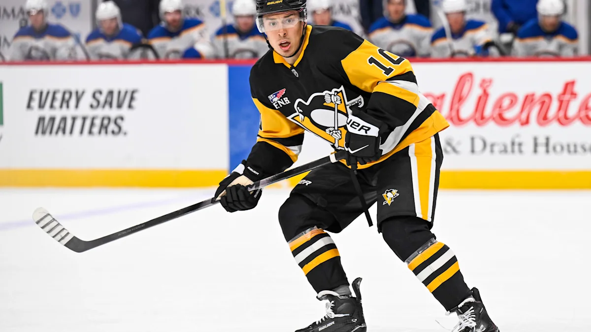 Penguins' Andrei Kuzmenko takes leave after father is killed by bear in Russia