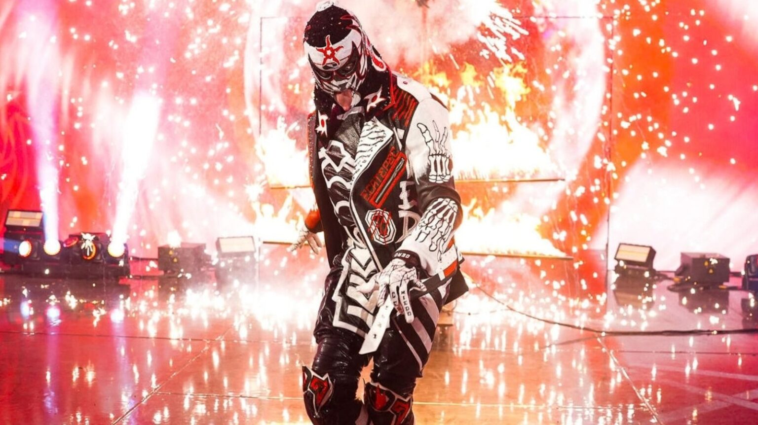 Penta Replaces Solo Sikoa, Qualifies for Men's MITB Ladder Match on WWE Raw