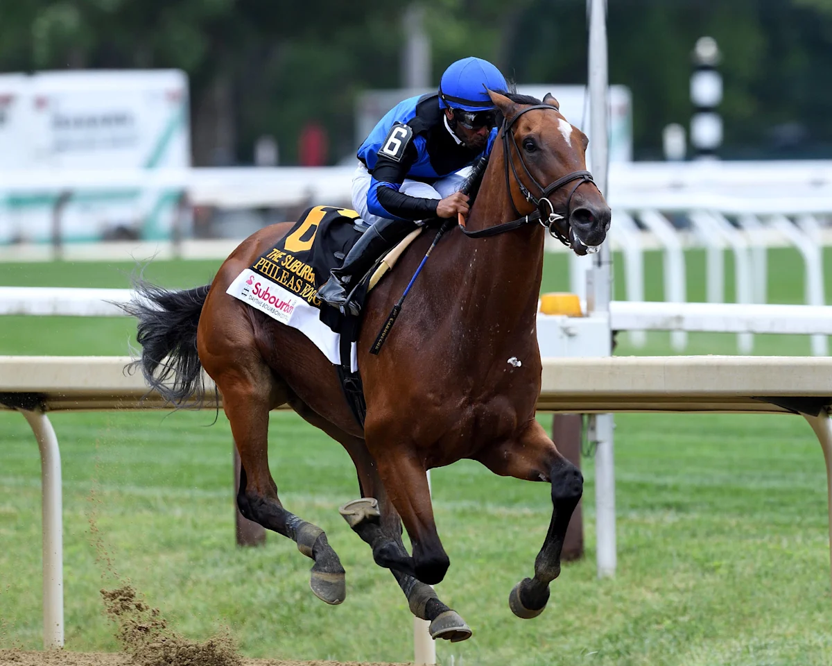 Phileas Fogg Breezes, Money Game Out with Injury in Jockey Club Gold Cup