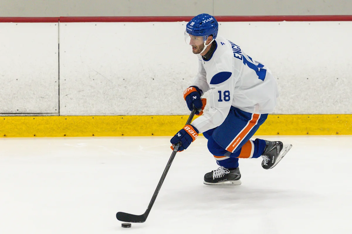 Pierre Engvall fights to prove his place on Islanders roster
