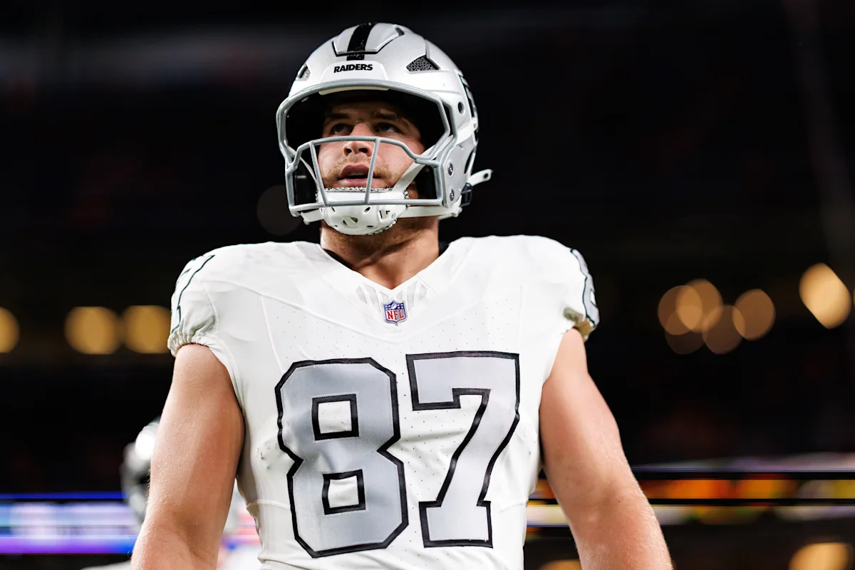 Raiders extend Michael Mayer with reported 3-year, $45 million deal, making him one of NFL's highest-paid TEs
