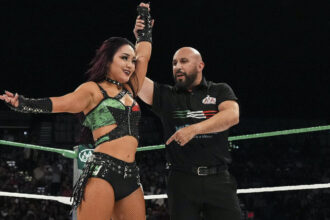 Roxanne Perez Pins IYO SKY, Qualifies for Women's MITB Ladder Match on WWE Raw