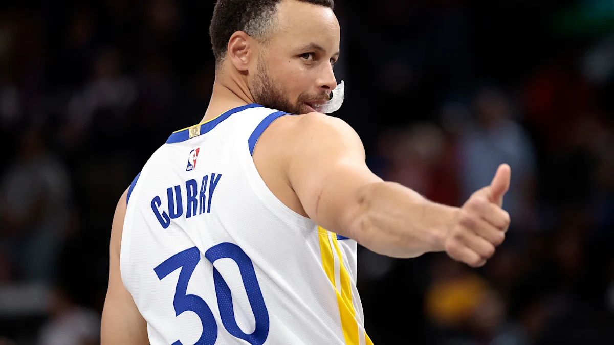 Stephen Curry signs 2-year, $116 million extension to remain with Golden State Warriors