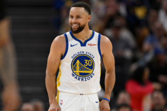 Stephen Curry takes contract discount with Warriors in pursuit of one last title