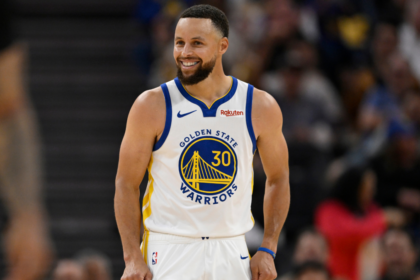 Stephen Curry takes contract discount with Warriors in pursuit of one last title