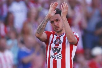 Sunderland must agree new contract with Le Bris favourite