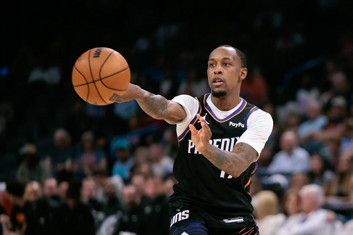 Suns' crowded guard room leaves Bouyea fighting for survival