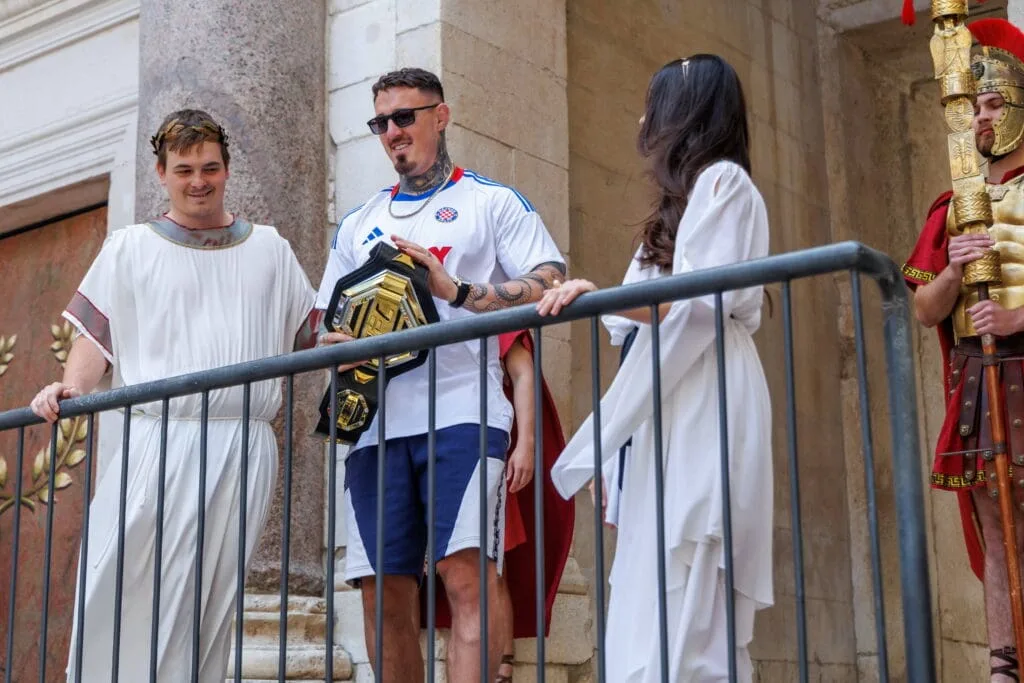 Tom Aspinall Vacates UFC Heavyweight Title Due to Right Eye Injury