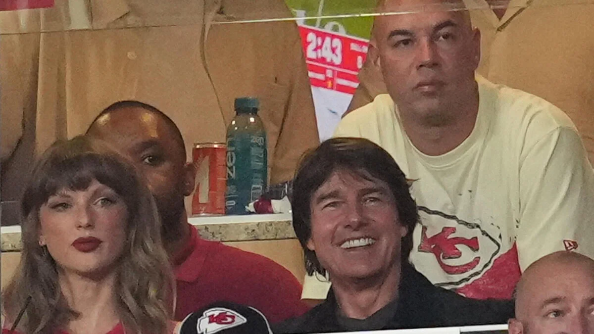 Tom Cruise reveals conversation with Taylor Swift during Chiefs' win over Broncos