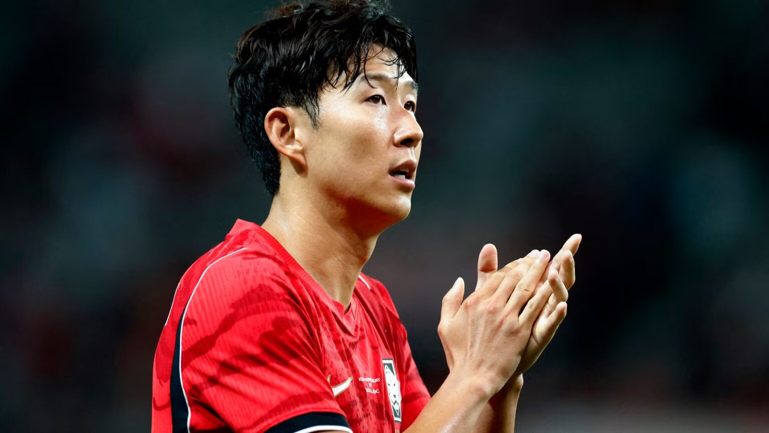 Tottenham express interest in signing "extraordinary" star