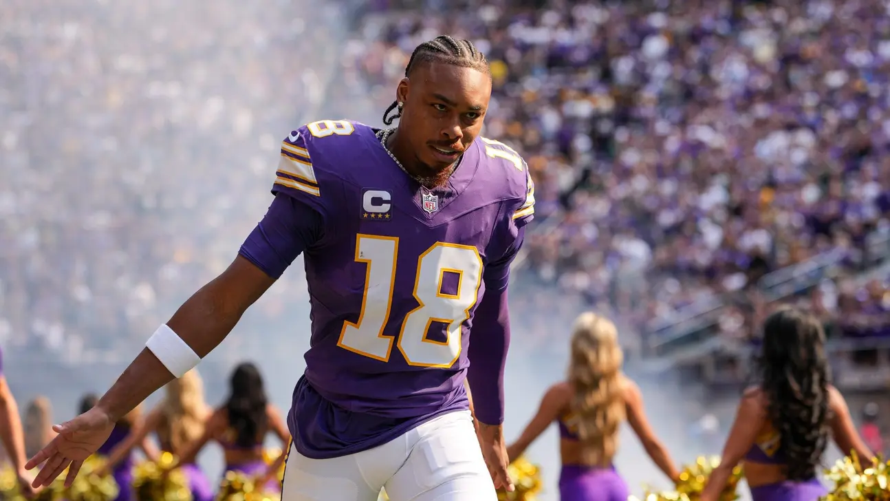 Vikings WR Justin Jefferson Reportedly Avoids Long-Term Ankle Damage