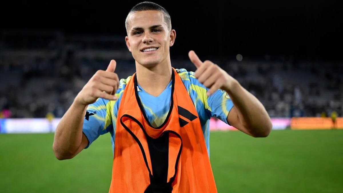 Cavan Sullivan garners attention as potential USMNT star amid American soccer's embrace.