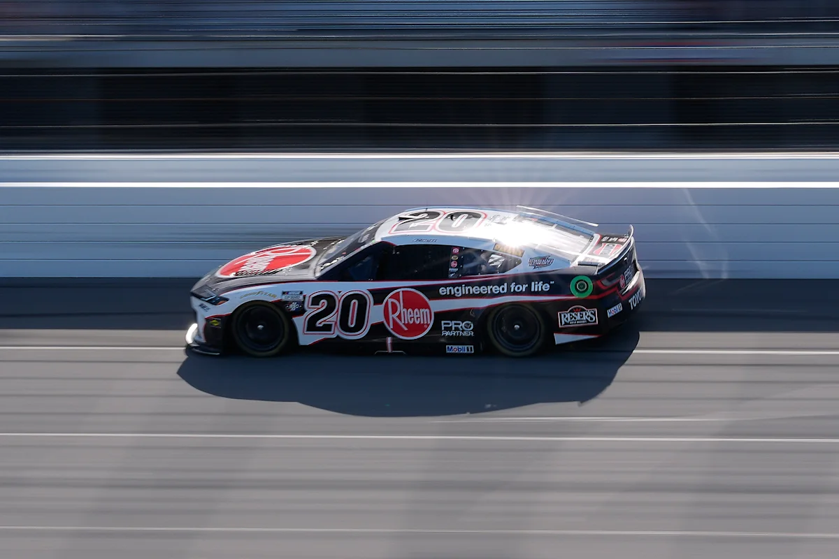 Christopher Bell suffers fractured left wrist in Michigan NASCAR crash