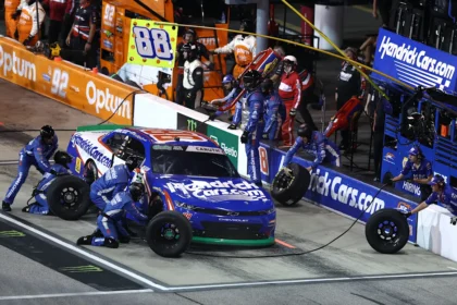 NASCAR O'Reilly Series race red-flagged after pit road crash near pit crew