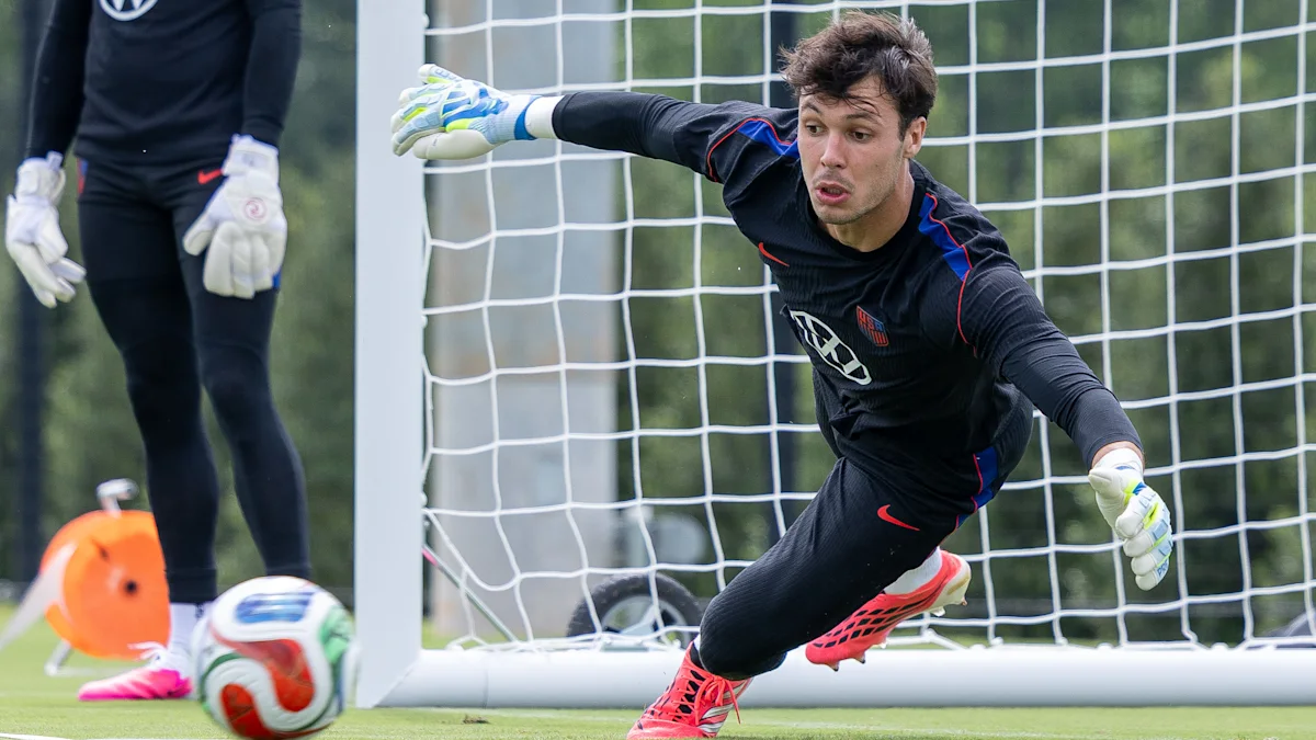 Diego Kochen, who grew up with Lamine Yamal at Barcelona, seeks USMNT breakthrough.