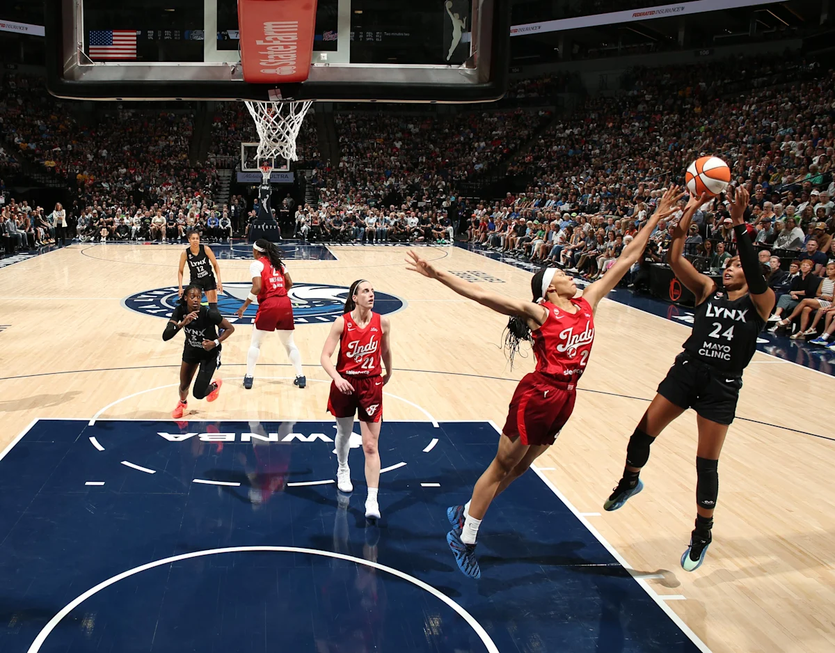 WNBA Teams Start Sensing Playoff Pressure