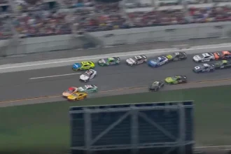 Justin Allgaier's bad block triggers 20-car crash at Daytona 500 front pack