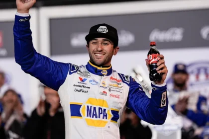 Joey Logano and Chase Elliott win Daytona 500 Duel races as Casey Mears and Anthony Alfredo qualify
