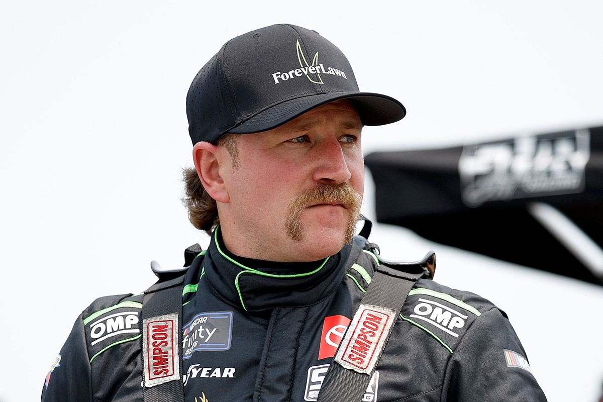 Jeffrey Earnhardt announces NASCAR racing with competitive equipment in 2027