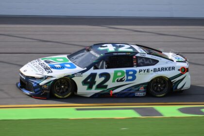 Legacy Motor Club makes immediate crew chief change