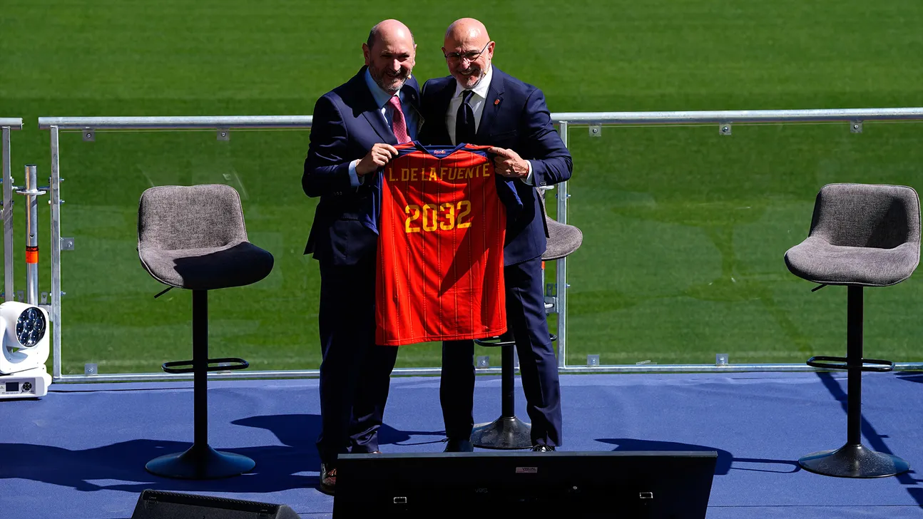 Spain Extends Contract of World Cup-Winning Coach Luis de la Fuente Through 2032