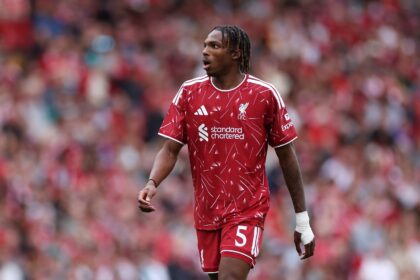 “Only in September” – Van Dijk warns outstanding new partner to keep his feet on the ground