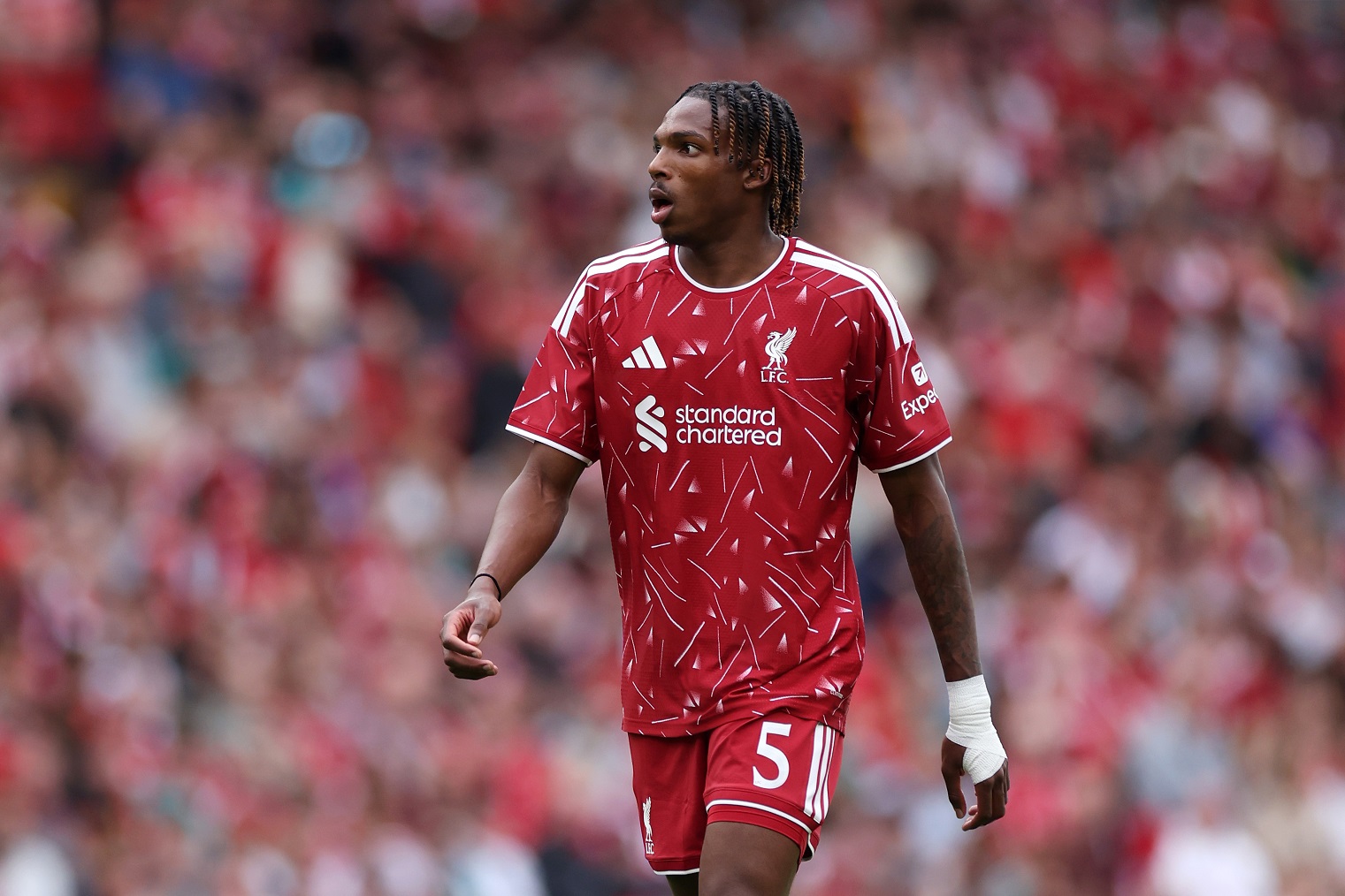 “Only in September” – Van Dijk warns outstanding new partner to keep his feet on the ground