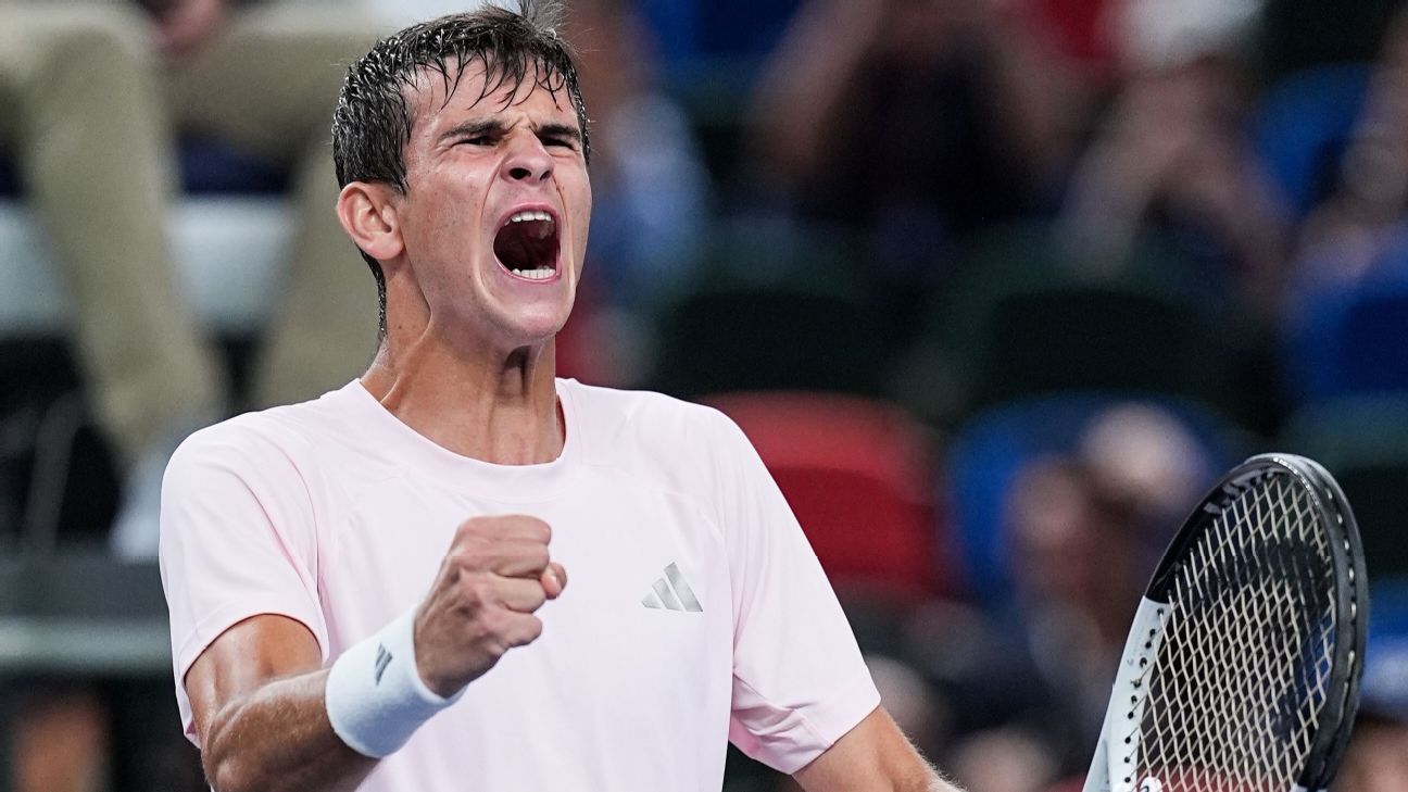 Jodar makes Shanghai Masters history, sets up semifinal vs. Medvedev
