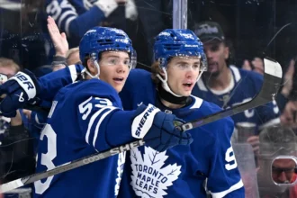 Anthony Stolarz and Easton Cowan shine in Maple Leafs' first win of 2026-27 season against Islanders