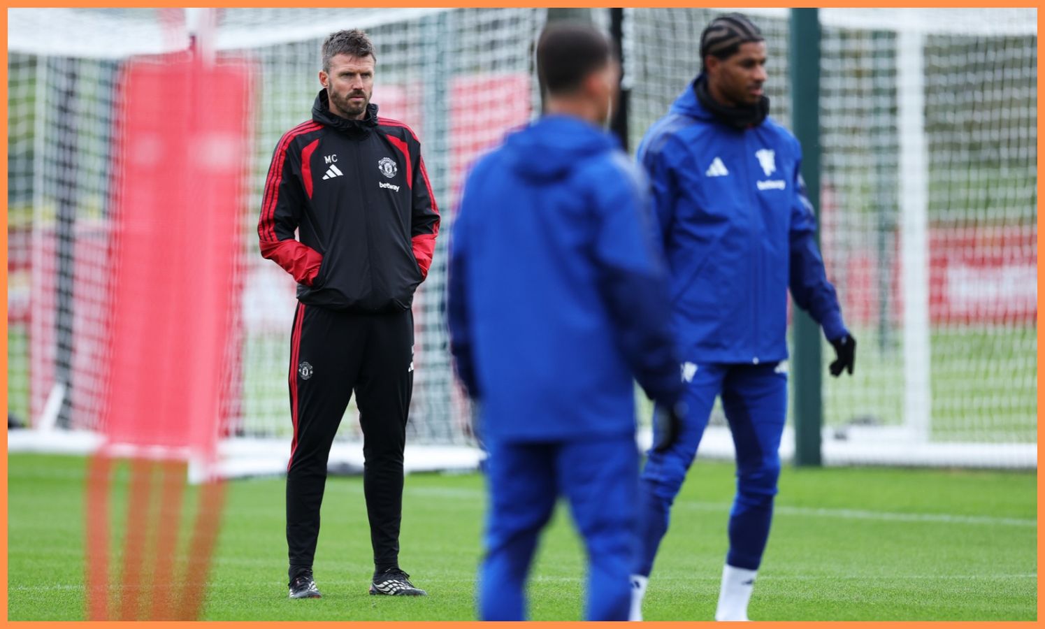 Michael Carrick in early for training but one notable Man Utd star “among the last players to arrive”