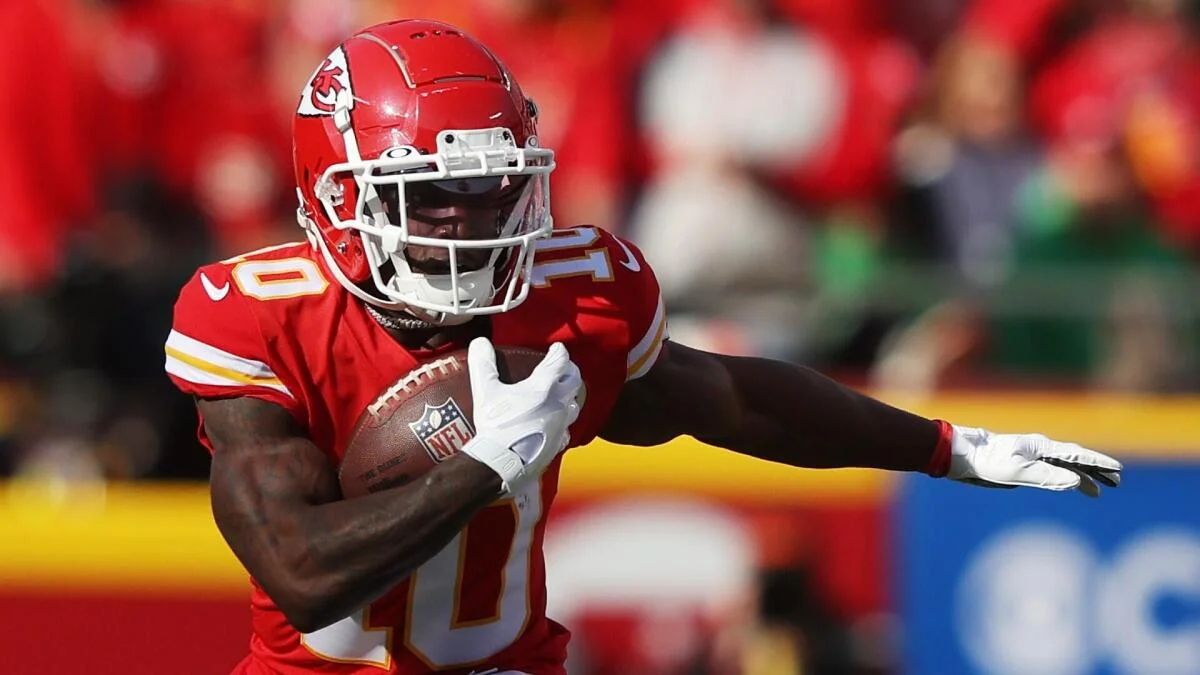 Chiefs reportedly interested in Tyreek Hill reunion amid receiver injuries