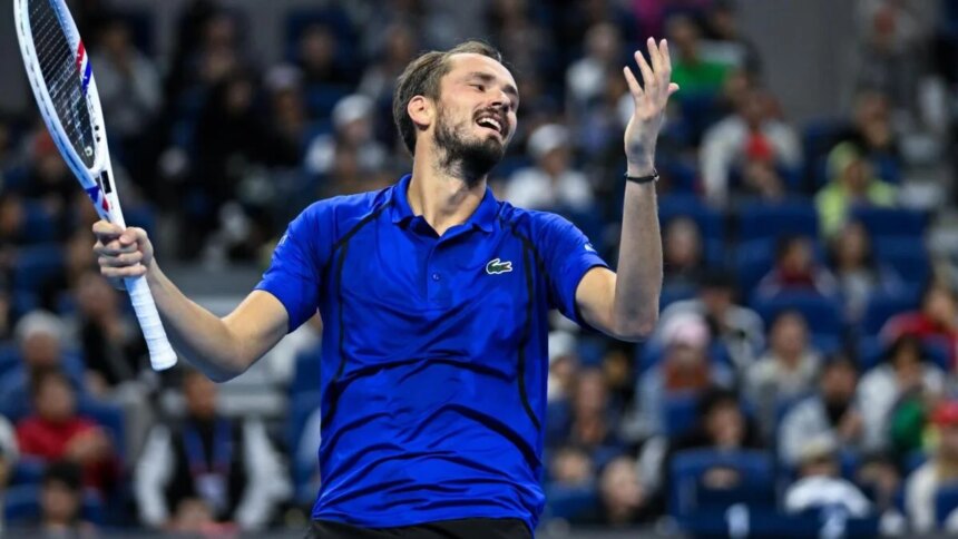 Daniil Medvedev DQ'd from match against Novak Djokovic after hitting fan with ball