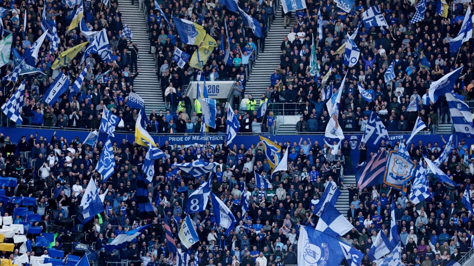 Everton work to sign Brazilian after 'surprising development' with January bid coming